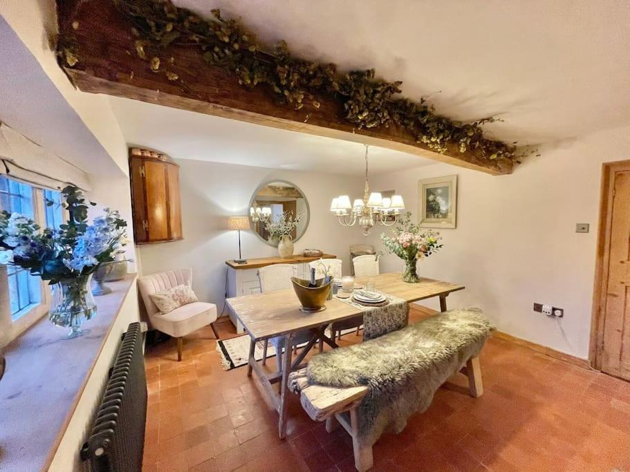 Fordview Cottage Is Full Of Cotwolds Charm アッパー・スローター エクステリア 写真