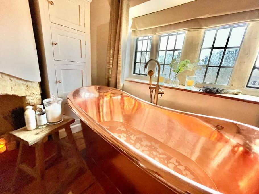 Fordview Cottage Is Full Of Cotwolds Charm アッパー・スローター エクステリア 写真