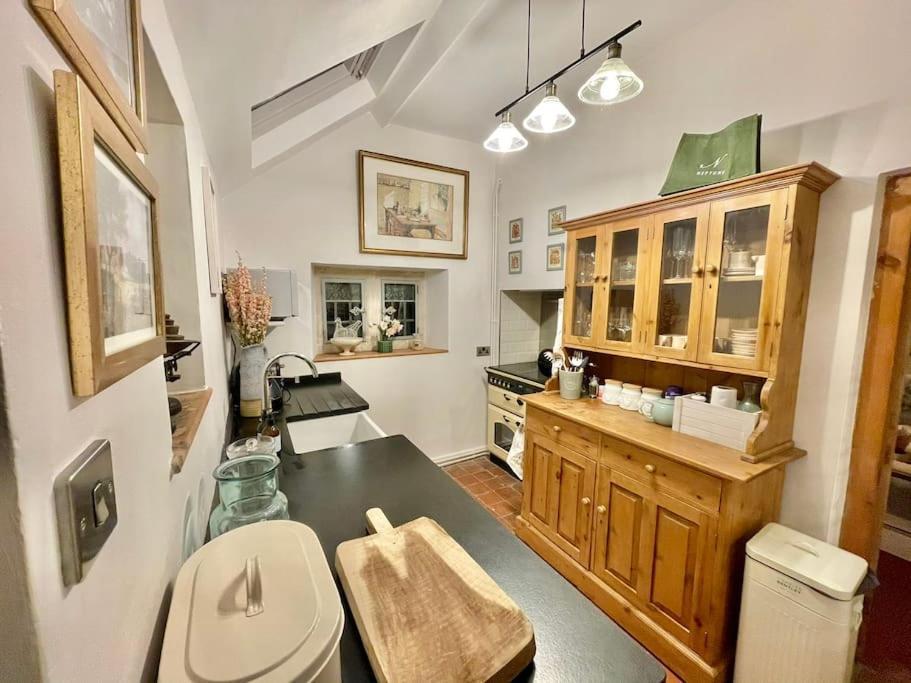 Fordview Cottage Is Full Of Cotwolds Charm アッパー・スローター エクステリア 写真